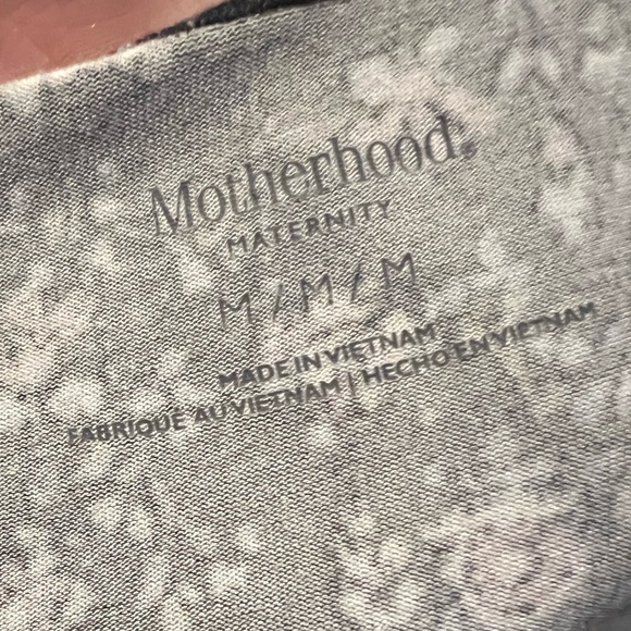 Black Floral Maternity Top! - Picture 14 of 15